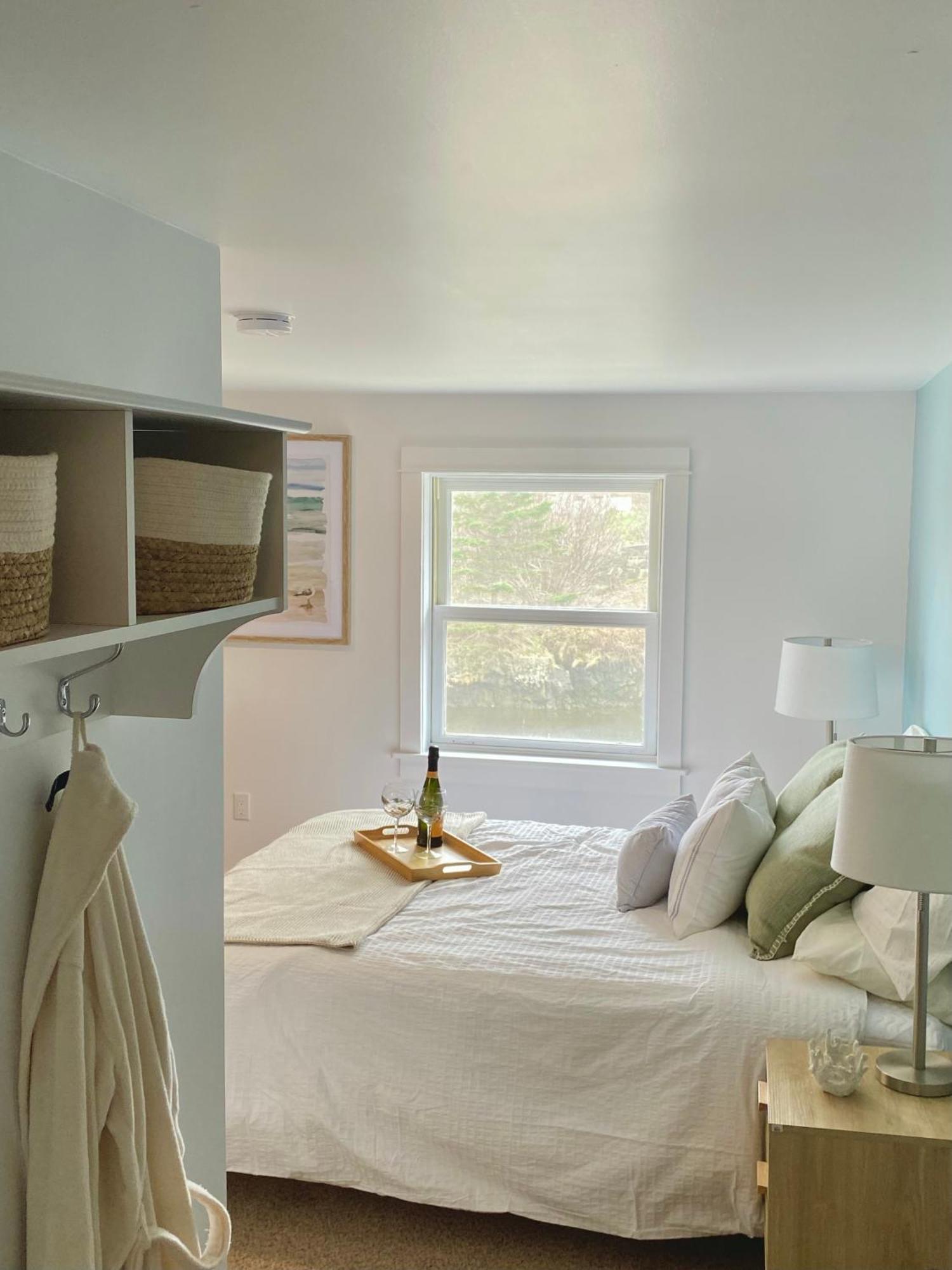Tides Inn And Social - Sea Breeze Suite Seal Cove المظهر الخارجي الصورة