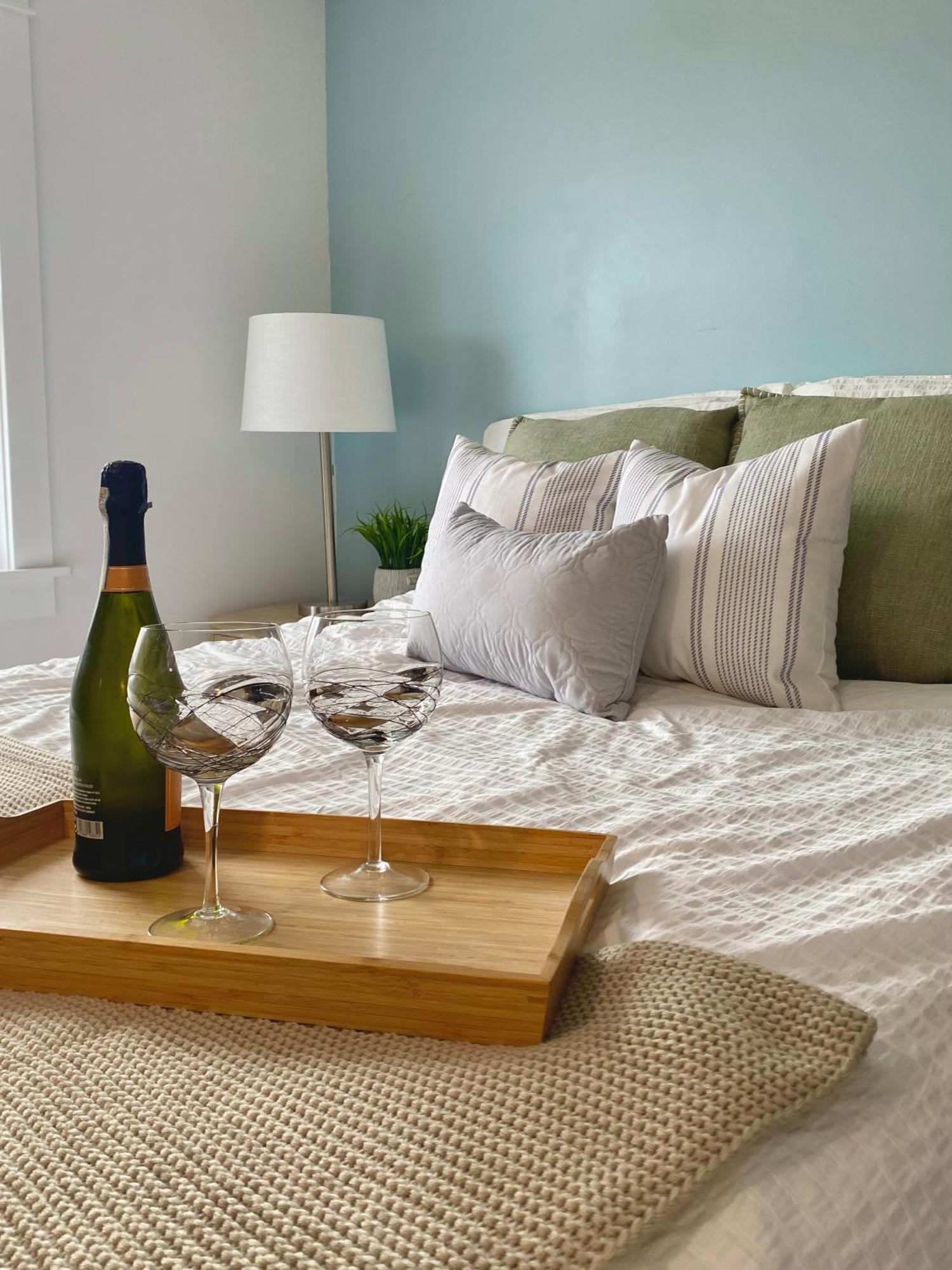 Tides Inn And Social - Sea Breeze Suite Seal Cove المظهر الخارجي الصورة